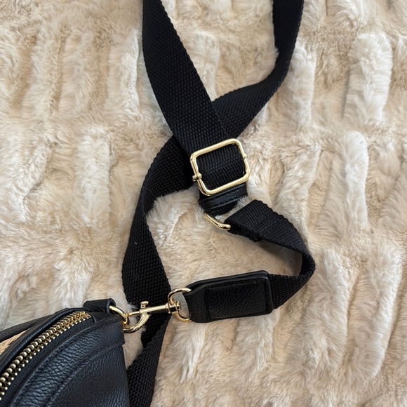 Universal Thread Black and Tan Woven Women's Crossbody Bag - Picture 4 of 5